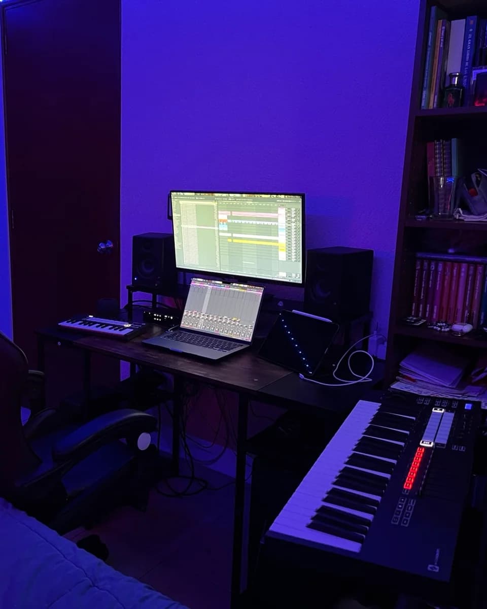 Estación de producción y mezcla de Utópica Studio