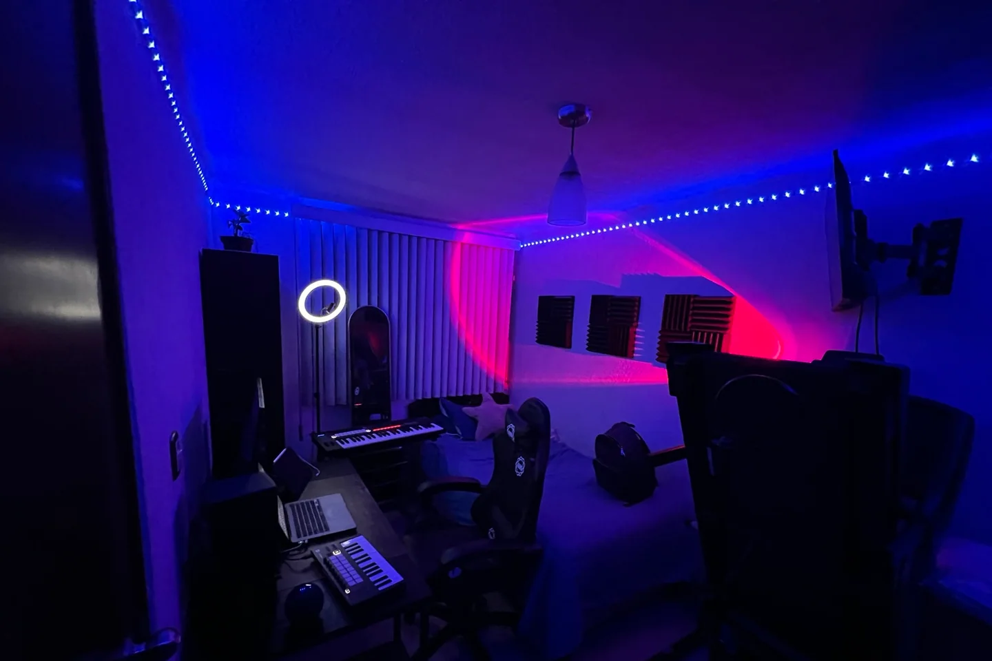 Ambiente nocturno de Utópica Studio